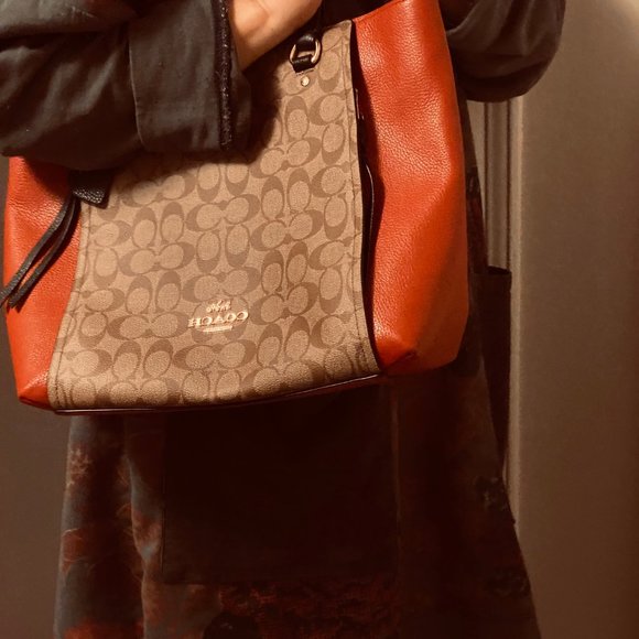 Coach Signature Marlon Tote In Colorblock bag - Picture 4 of 8